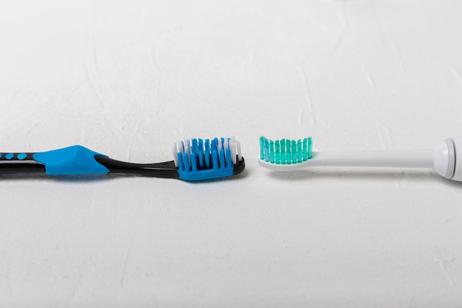 electric toothbrush, manual toothbrush, oral health, Neaville Family Dentistry, Searcy dentist